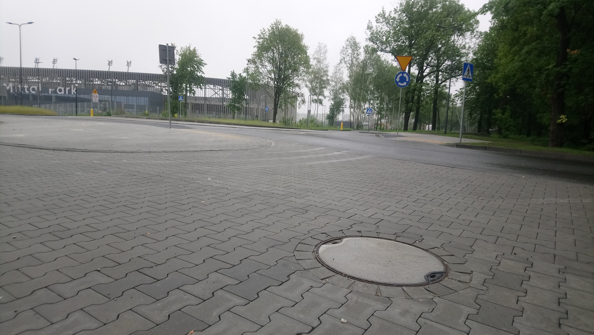 Nowa kanalizacja na ul. Zaruskiego.